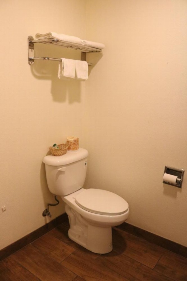 Timberline Motel image 5